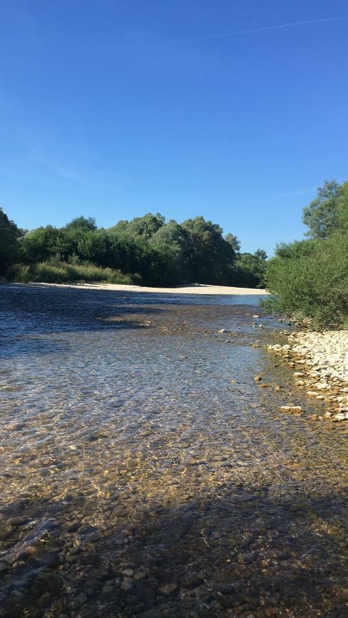 Gite La Janiat Montigny-sur-l'Ain Kültér fotó