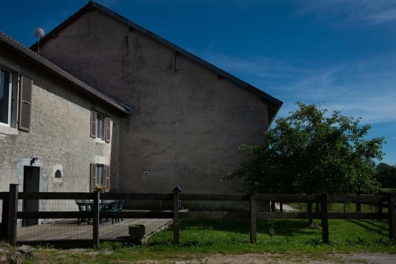 Gite La Janiat Montigny-sur-l'Ain Kültér fotó
